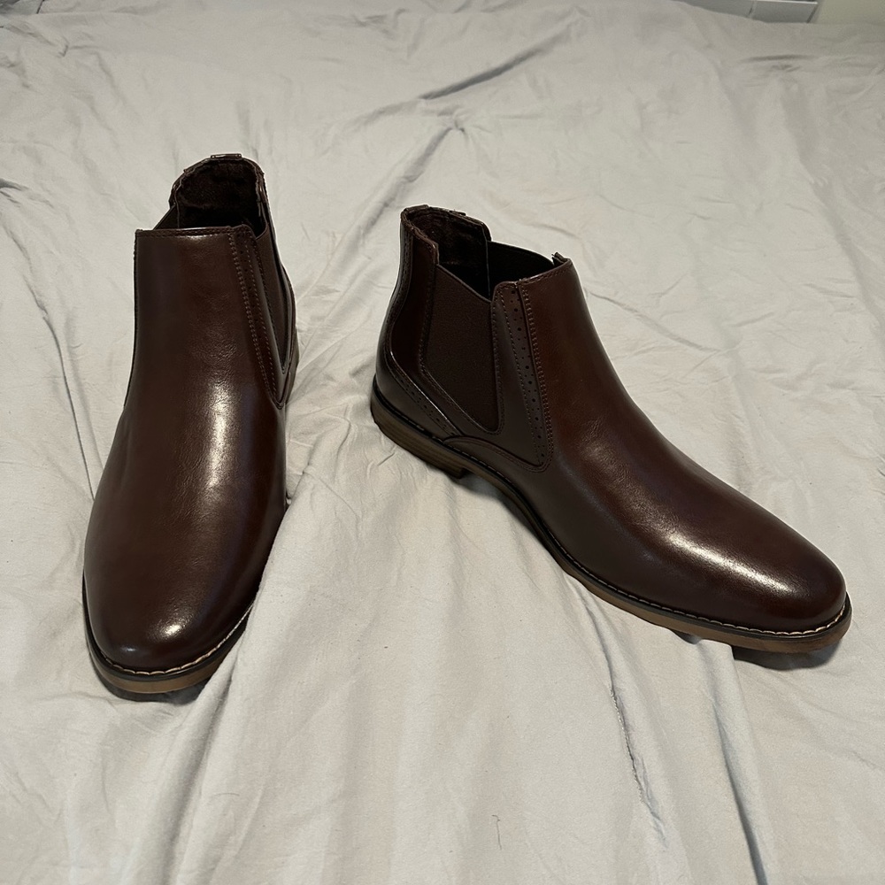 BRAND NEW Deer Stags Men's Mikey Dress Comfort Chelsea Boot